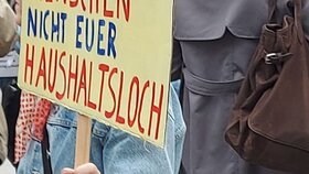 Demo Honorarkürzung in Würzburg am 15. April 2026 